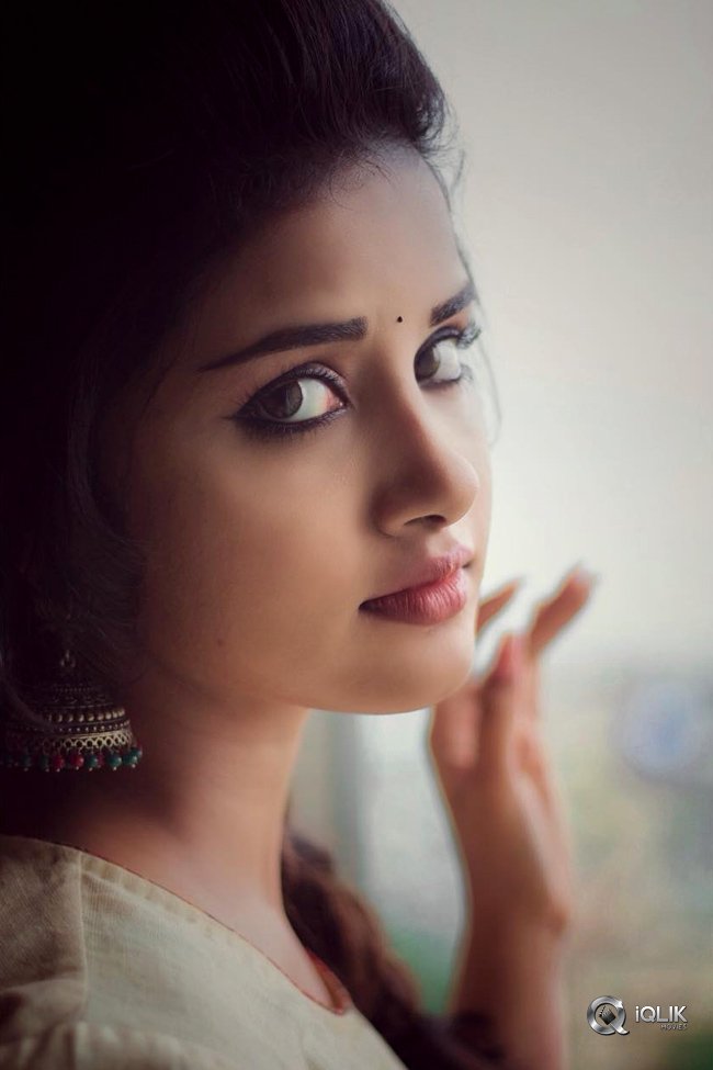 Anupama-Parameswaran